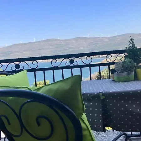 In Karin Gornji With Sea View, Balcony, Air Conditioning, Wi-fi דירה