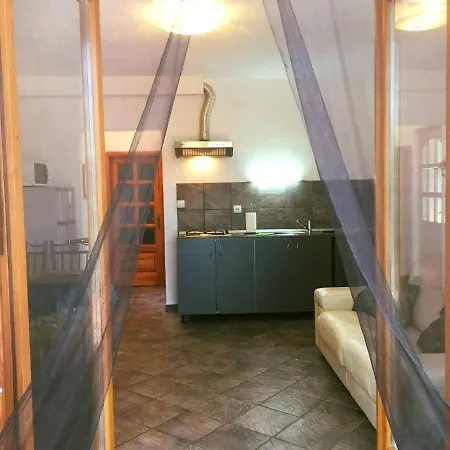 In Karin Gornji With Sea View, Balcony, Air Conditioning, Wi-fi דירה